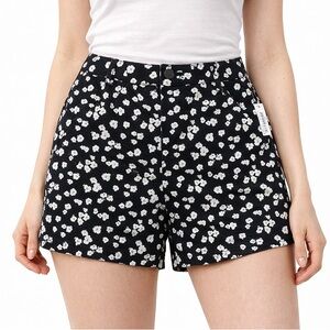 Amazon Essentails NWT black floral shorts women’s 16